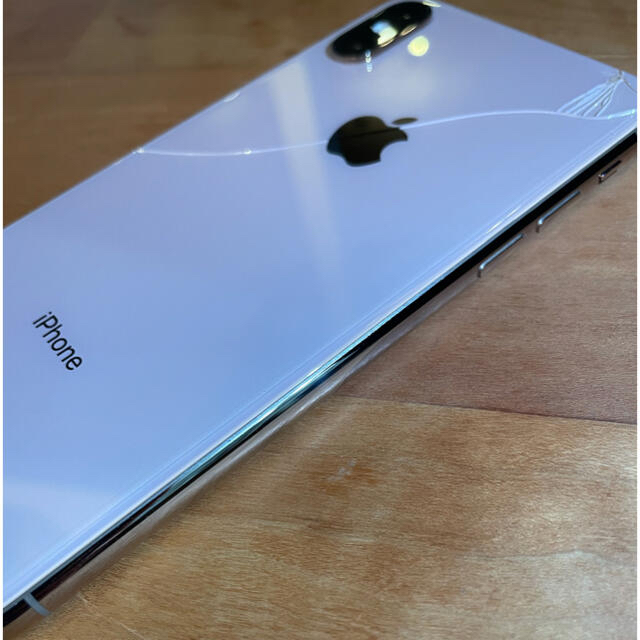 Apple(アップル)の特価　新品交換済み　背面割れ　iPhone xs 256 ローズゴールド スマホ/家電/カメラのスマートフォン/携帯電話(スマートフォン本体)の商品写真