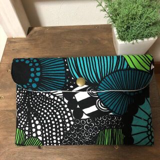 マリメッコ(marimekko)のマルチポーチ　マルチケース　ハンドメイド　花柄　マリメッコ  ポーチ　(ポーチ)