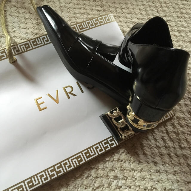 EVRIS(エヴリス)のEVRIS チェーンローファー 靴 レディースの靴/シューズ(ローファー/革靴)の商品写真