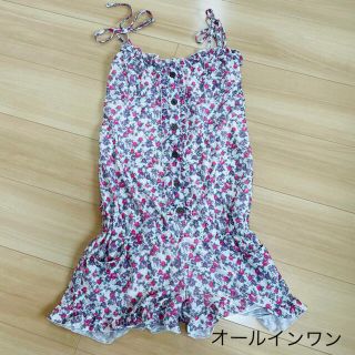 オールインワン　花柄　ワンピース　オーバーオール　ショートパンツ(オールインワン)