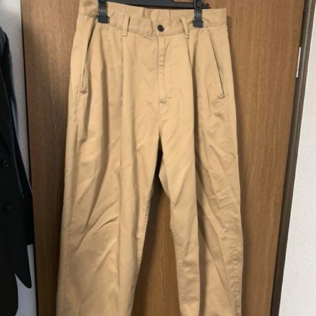 COMOLI(コモリ)のgraphpaper 2-tuck CHINO メンズのパンツ(チノパン)の商品写真