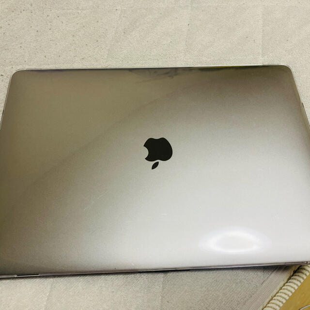 Apple(アップル)のMacBook Pro (15-inch, 2018)  USキーボード スマホ/家電/カメラのPC/タブレット(ノートPC)の商品写真