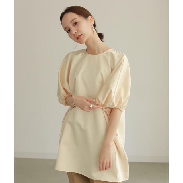 TODAYFUL - louren satin gather sleeve blouse ivoryの通販 by いちご