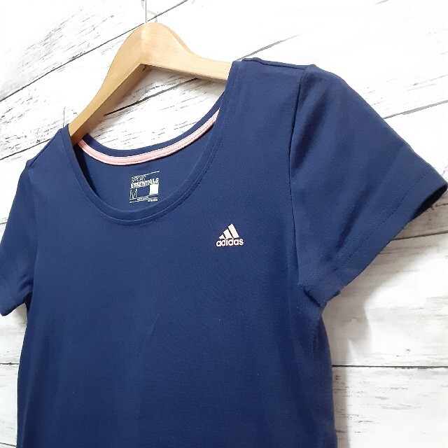 adidas(アディダス)の✨adidas(アディダス)✨　レディース　Tシャツ レディースのトップス(Tシャツ(半袖/袖なし))の商品写真