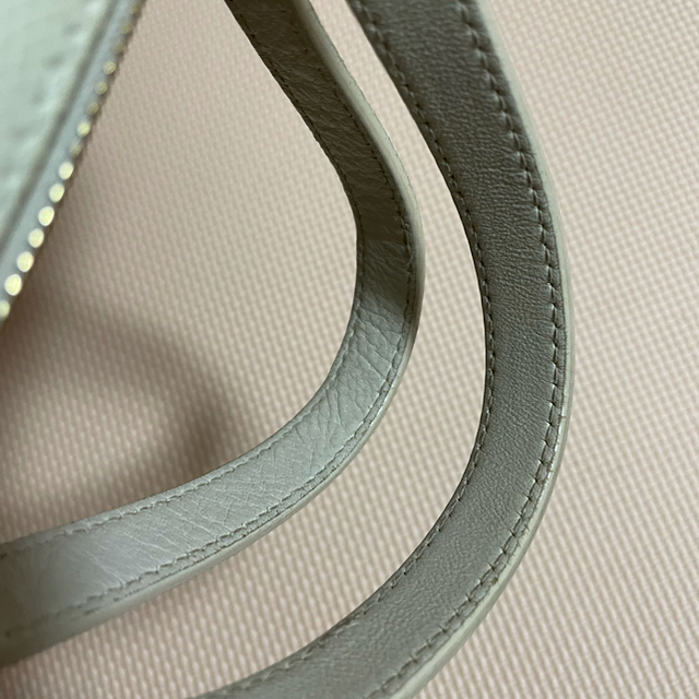 Furla(フルラ)のFURLA フルラ ハイパー ホワイト M レディースのバッグ(ハンドバッグ)の商品写真