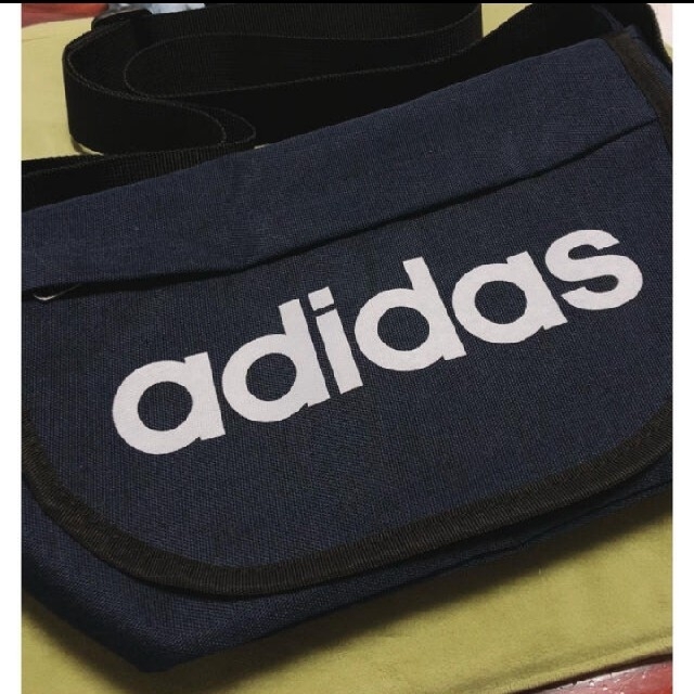 adidas(アディダス)の‎𓊆ほぼ新品𓊇adidas✩.*˚ショルダーバッグ メッセンジャーバック レディースのバッグ(ショルダーバッグ)の商品写真