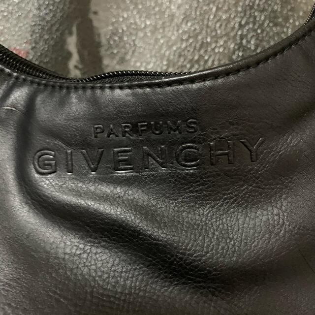 GIVENCHY(ジバンシィ)の未使用！ジバンシーショルダーバッグ！ レディースのバッグ(ショルダーバッグ)の商品写真