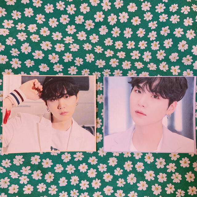 BTS,THE BEST ファンクラブ特典⭐️限定ステッカー2点⭐️SUGA エンタメ/ホビーのタレントグッズ(アイドルグッズ)の商品写真