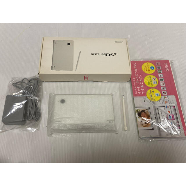 ★電源確認のみ　新品未使用　完品　Nintendo DSi ホワイト 超美品★エンタメ/ホビー