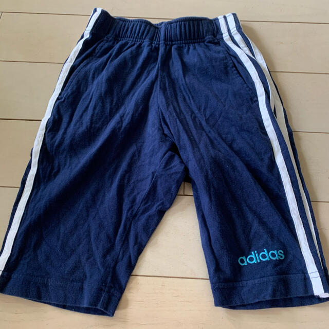 adidas(アディダス)のアディダス　ショートパンツ キッズ/ベビー/マタニティのキッズ服女の子用(90cm~)(パンツ/スパッツ)の商品写真