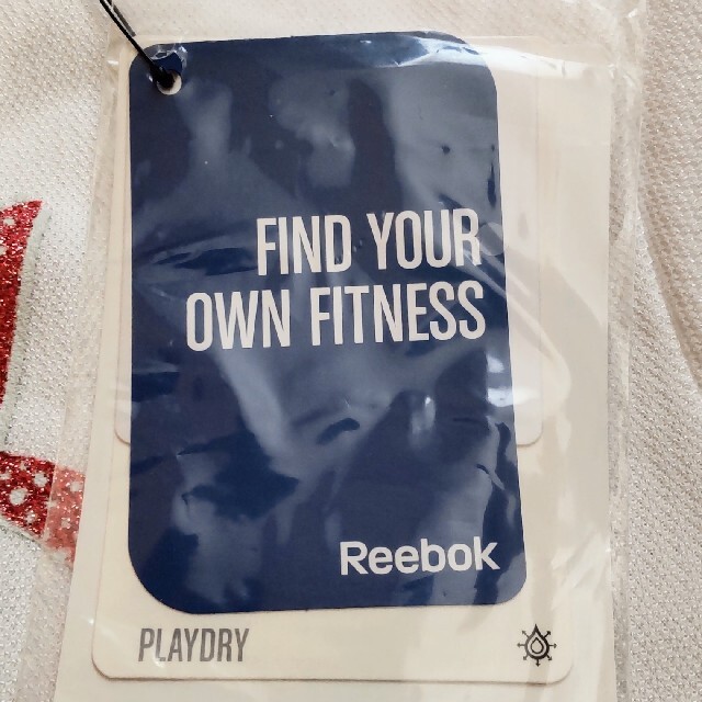 Reebok(リーボック)の新品★Reebok レディーストレーニング シャツ M スポーツ/アウトドアのランニング(ウェア)の商品写真