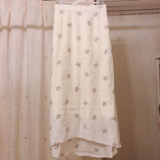 マウジー(moussy)のmoussy♥刺繍花柄ロングスカート(ロングスカート)