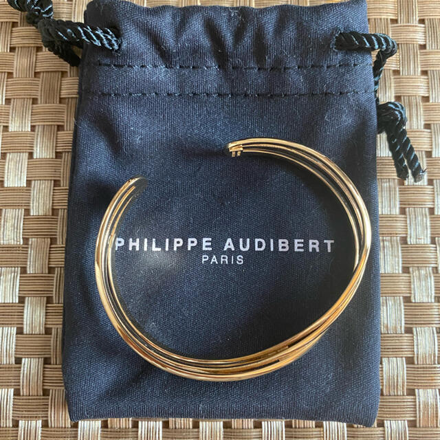 Philippe Audibert(フィリップオーディベール)のPHILIPPE AUDIBERT ゴールド　バングル　新品 レディースのアクセサリー(ブレスレット/バングル)の商品写真