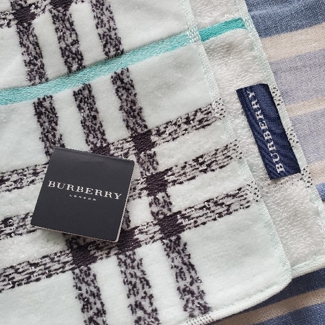 BURBERRY(バーバリー)の【BURBERRY】ハンドタオル２枚セット レディースのファッション小物(ハンカチ)の商品写真