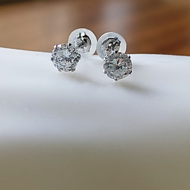 pt900 ダイヤモンドピアス　0.6ct　新品未使用