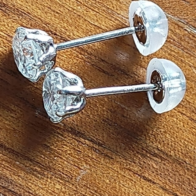 pt900 ダイヤモンドピアス　0.6ct　新品未使用 レディースのアクセサリー(ピアス)の商品写真