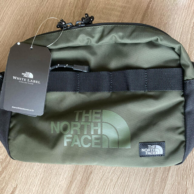 THE NORTH FACE(ザノースフェイス)の新品未使用　ノースフェイス　ショルダーバッグ　クロスバッグ　韓国正規品 男女兼用 メンズのバッグ(ショルダーバッグ)の商品写真