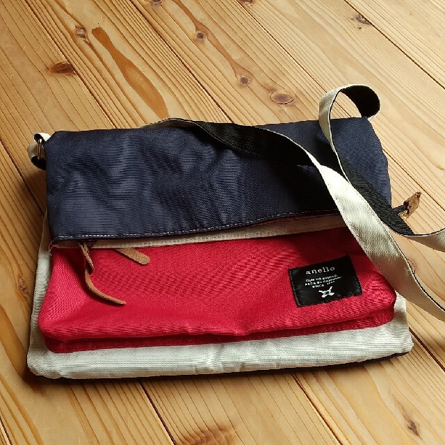 anello(アネロ)のアネロショルダーバッグ トリコロールカラー レディースのバッグ(ショルダーバッグ)の商品写真