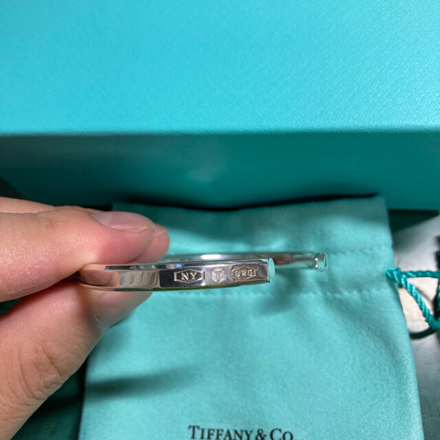 Tiffany & Co.(ティファニー)のティファニー　バングル　ブレスレット メンズのアクセサリー(バングル/リストバンド)の商品写真