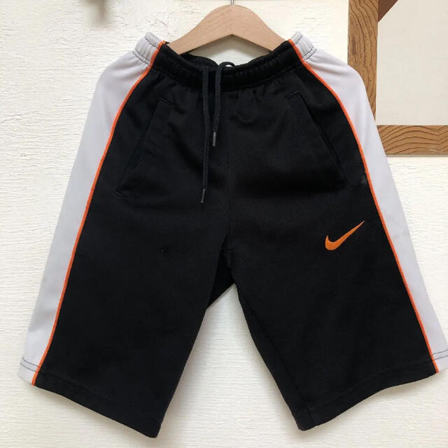 NIKE(ナイキ)のNIKE ナイキ ハーフパンツ130&6yトレーニングシャツ キッズ/ベビー/マタニティのキッズ服男の子用(90cm~)(Tシャツ/カットソー)の商品写真