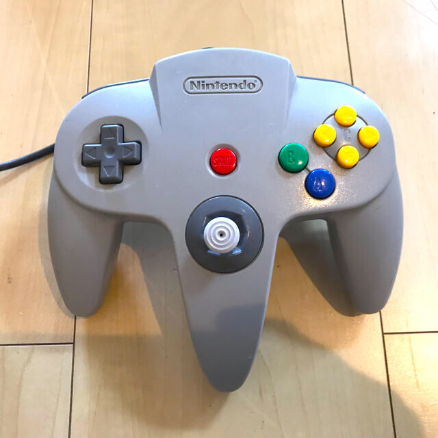 NINTENDO 64 - ニンテンドー64(AVケーブル無し)コントローラー3個+