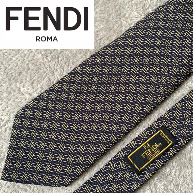 ✨美品✨ FENDI フェンディ ネクタイ 高級シルク100% ズッカ柄 総柄