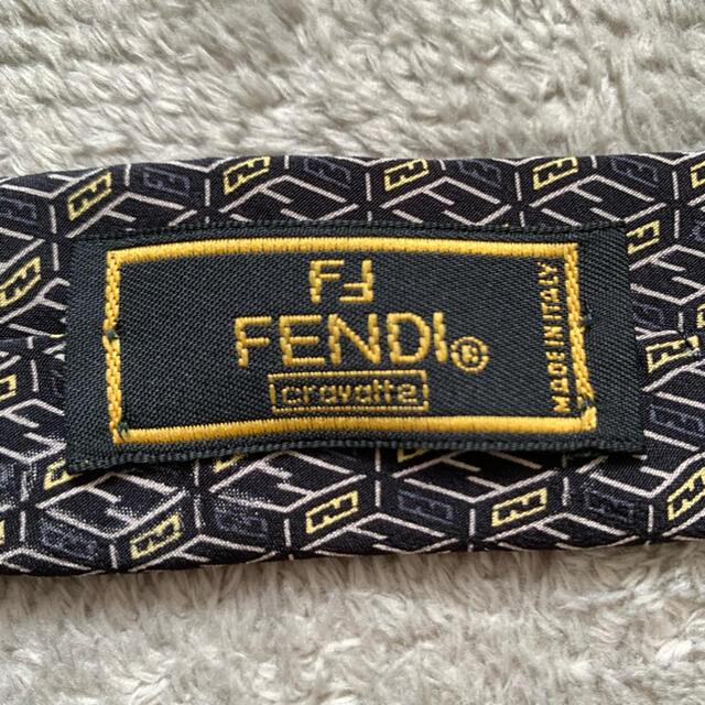 FENDI(フェンディ)の✨美品✨ FENDI フェンディ ネクタイ 高級シルク100% ズッカ柄 総柄 メンズのファッション小物(ネクタイ)の商品写真