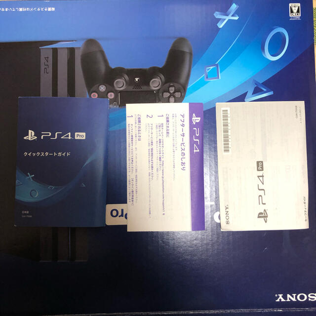 PlayStation4(プレイステーション4)の PS4 Pro 本体 CUH-7100BB01 ＋オマケ付き エンタメ/ホビーのゲームソフト/ゲーム機本体(家庭用ゲーム機本体)の商品写真