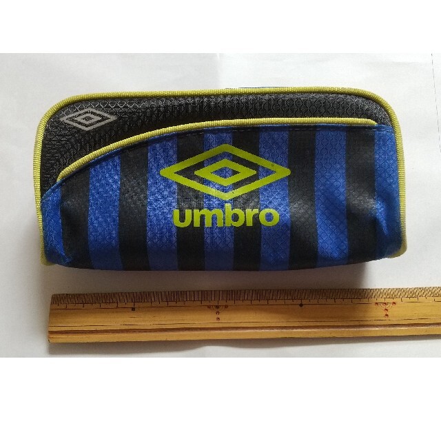 UMBRO(アンブロ)のポーチ インテリア/住まい/日用品の文房具(ペンケース/筆箱)の商品写真