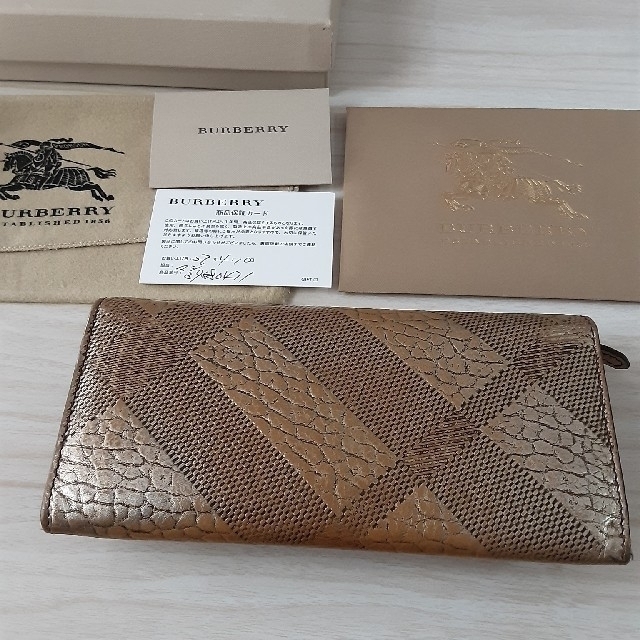 BURBERRY(バーバリー)のバーバリーBURBERRYの長財布 レディースのファッション小物(財布)の商品写真