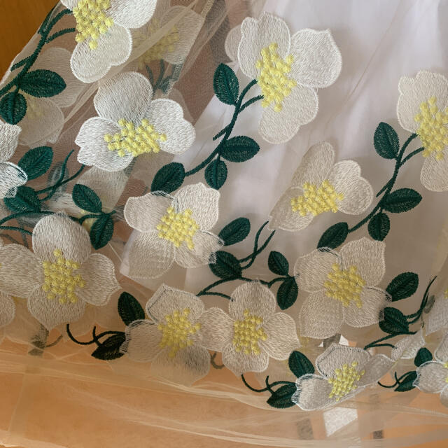 チェスティ　オーガンジー花柄刺繍ワンピース