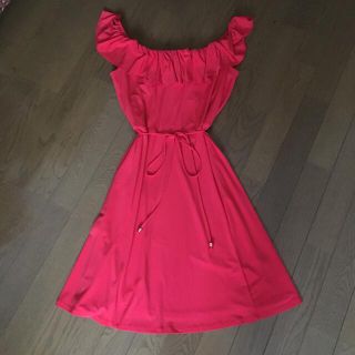 〈新品未使用〉ワンピース👗 (ひざ丈ワンピース)