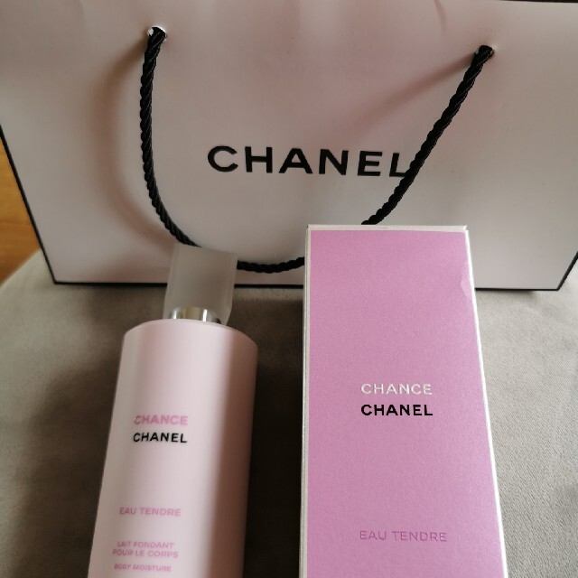 CHANEL　ボディ　モイスチャー