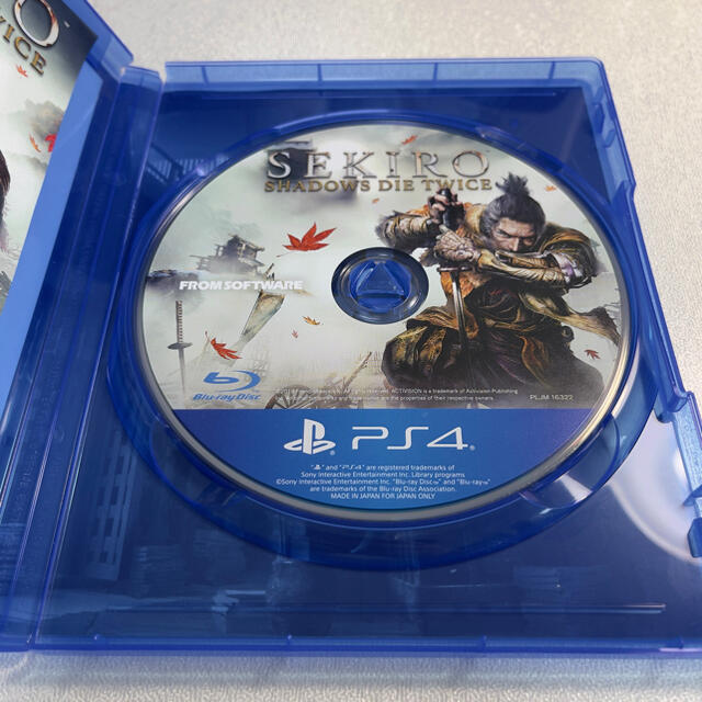 PlayStation4(プレイステーション4)のSEKIRO : Shadows die twice エンタメ/ホビーのゲームソフト/ゲーム機本体(家庭用ゲームソフト)の商品写真