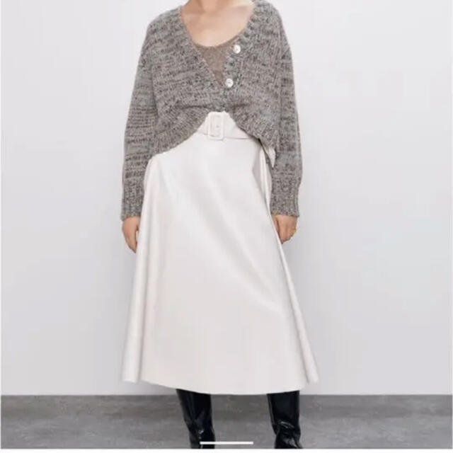 ZARA(ザラ)のZARA レザー風フレアミディスカート　エクリュ レディースのスカート(ロングスカート)の商品写真