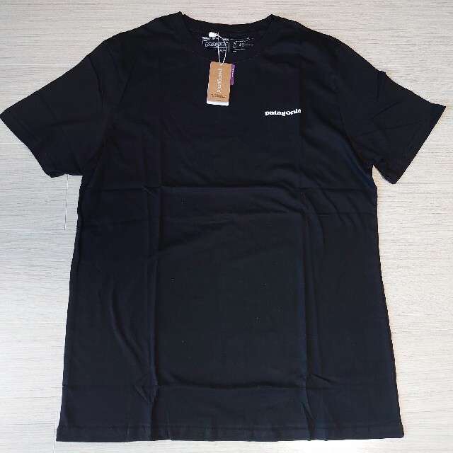 patagonia(パタゴニア)のL パタゴニア P-6 sleeve T-shirt 39045 波 ロゴ  黒 メンズのトップス(Tシャツ/カットソー(半袖/袖なし))の商品写真