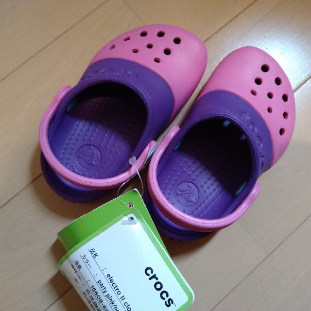 crocs(クロックス)の★新品Crocsクロックス13センチ★ キッズ/ベビー/マタニティのベビー靴/シューズ(~14cm)(サンダル)の商品写真