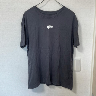 ナイキ(NIKE)のNIKE ナイキ　バッグプリントTシャツ　ブラック　黒　チャコールグレー(Tシャツ(半袖/袖なし))