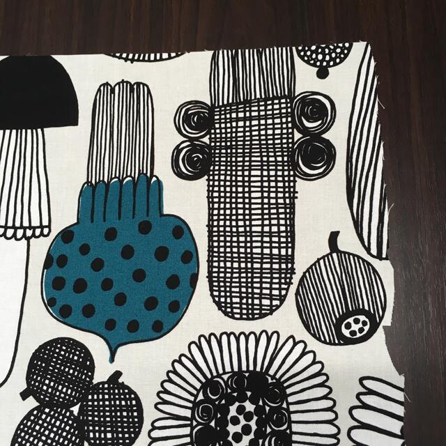 marimekko(マリメッコ)のマリメッコ生地Ｇ　プータルフリン ハンドメイドの素材/材料(生地/糸)の商品写真