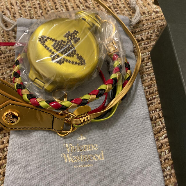 Vivienne Westwood(ヴィヴィアンウエストウッド)のviviennewestwood 携帯灰皿　未使用　展示品 メンズのファッション小物(タバコグッズ)の商品写真