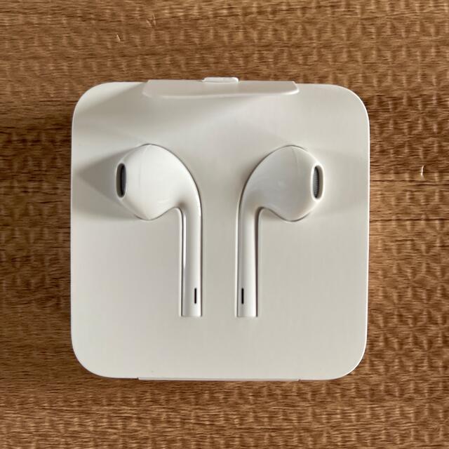 Apple(アップル)の【新品未使用】EarPods  スマホ/家電/カメラのスマートフォン/携帯電話(その他)の商品写真