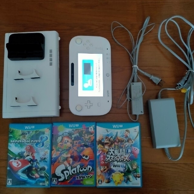 Wii U(ウィーユー)のwiiu ソフト3本付き エンタメ/ホビーのゲームソフト/ゲーム機本体(家庭用ゲーム機本体)の商品写真