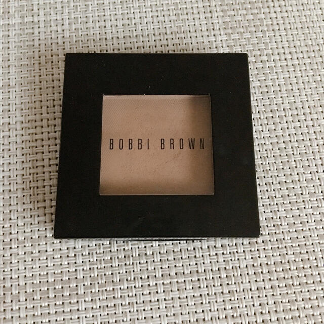 BOBBI BROWN(ボビイブラウン)のBOBBI BROWN  ボビィブラウン　アイシャドウ　トープ　04 コスメ/美容のベースメイク/化粧品(アイシャドウ)の商品写真