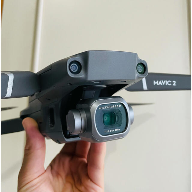 DJI Mavic 2 pro + Fly more combo エンタメ/ホビーのおもちゃ/ぬいぐるみ(ホビーラジコン)の商品写真