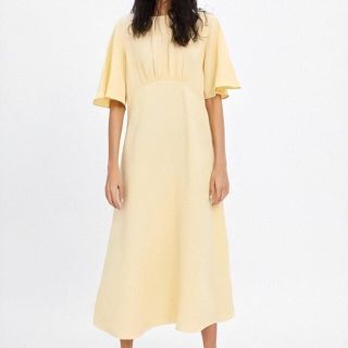 ザラ(ZARA)のZARA ワンピース　イエロー　Sサイズ(ロングワンピース/マキシワンピース)