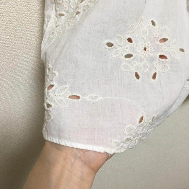 ZARA(ザラ)の美品 ZARA デザイントップス レディースのトップス(シャツ/ブラウス(半袖/袖なし))の商品写真