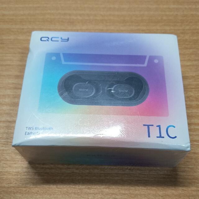 新品未使用　QCY-T1C　ブラック　 Bluetooth　 ワイヤレスイヤホン スマホ/家電/カメラのオーディオ機器(ヘッドフォン/イヤフォン)の商品写真