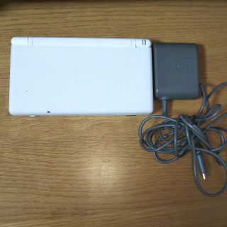 DS Lite 白(携帯用ゲーム機本体)