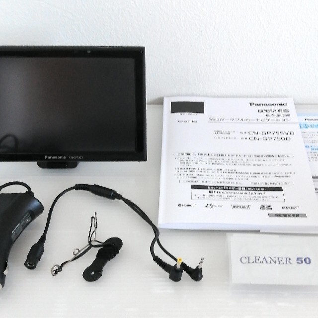 Panasonic Gorilla 7V型SSDカーナビ CN-GP750Dのサムネイル