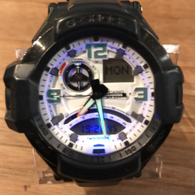 G-SHOCK(ジーショック)のUSED カシオ G-SHOCK GA-1000-2AJF（コックピット）箱無 メンズの時計(腕時計(アナログ))の商品写真